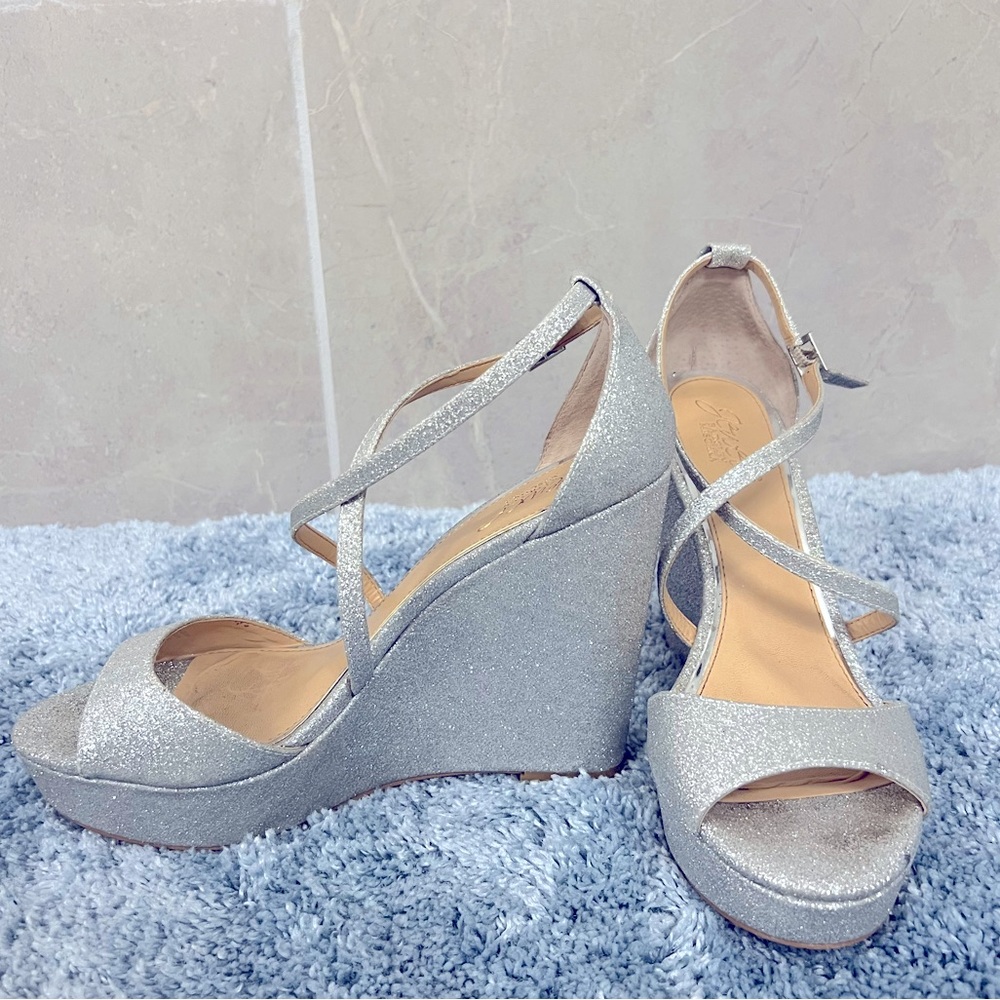 Jewel by Badgley Mischka- size 9